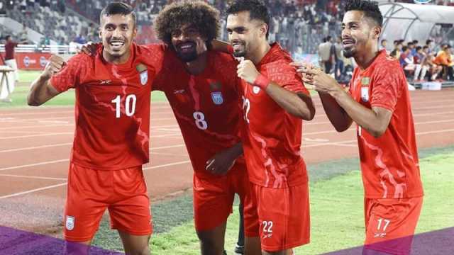 যেসব জায়গায় বড় পর্দায় দেখা যাবে হামজাদের ম্যাচ