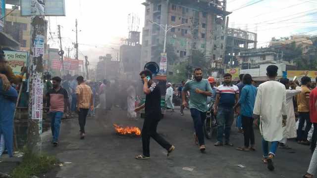 সেই এসআই গ্রেপ্তার, এবার পুলিশ কমিশনারের পদত্যাগ দাবিতে কেএমপি ঘেরাও