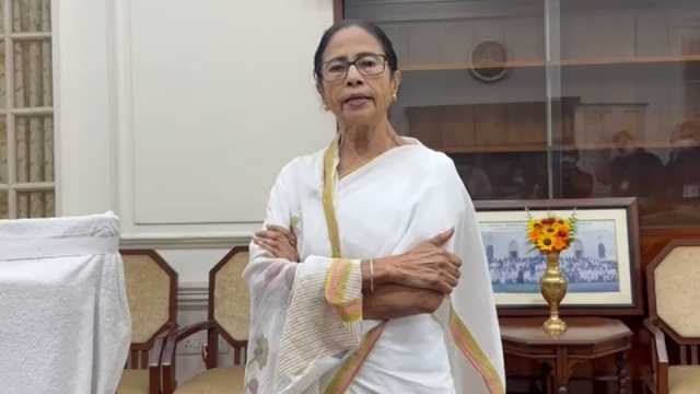 ইরান-ইসরায়েল সংঘাত থামাতে ভারতের উচিত কূটনৈতিক উদ্যোগ নেওয়া: মমতা ব্যানার্জি