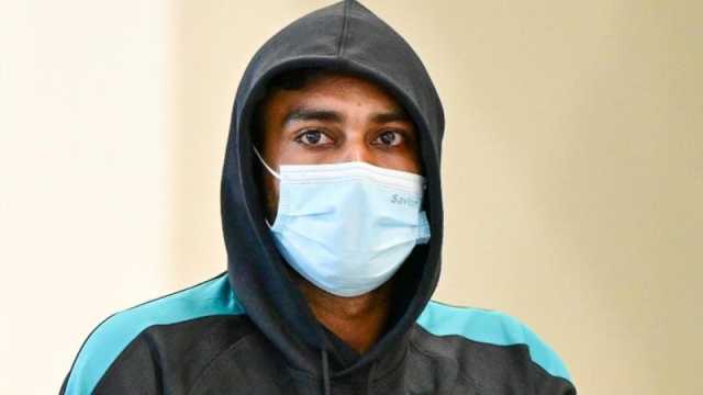 জ্বরে ভুগছেন মিরাজ, গলে প্রথম টেস্টে খেলা নিয়ে অনিশ্চয়তা