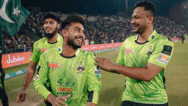 দেশের ক্রিকেট নিয়ে সাকিবের সঙ্গে যে আলোচনা হয়েছে মিরাজের