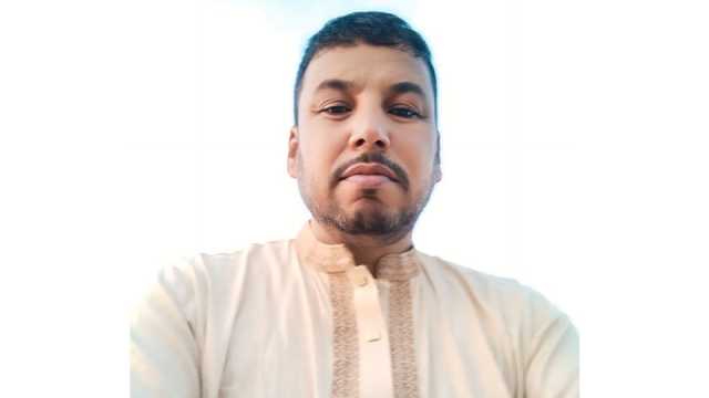 গভীর রাতে ঘর থেকে বের করে ইউপি সদস্যকে কুপিয়ে হত্যা