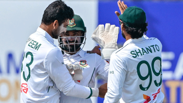 নাঈমের ফাইফারে লিড পেল বাংলাদেশ
