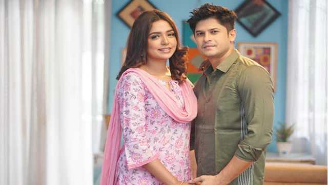 আলোচনায় নিলয়-হিমির ‘মাছের মানুষ’