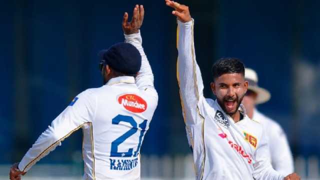 আড়াইশ’র আগে অলআউট বাংলাদেশ 