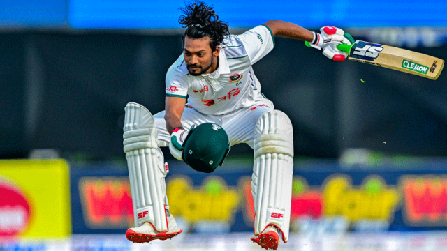 সেঞ্চুরিতে শান্তর বাধ ভাঙা উদযাপন 