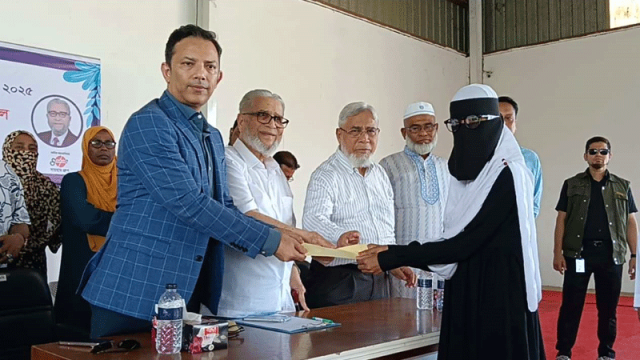 মাধবপুরে দরিদ্র ও মেধাবী শিক্ষার্থীদের ‘এসএম ফয়সল শিক্ষাবৃত্তি’ প্রদান