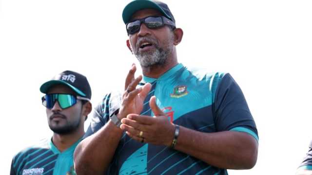 সিমন্সের প্রত্যাশা: নিশাঙ্কাকে দেখে শিখুক বাংলাদেশের ব্যাটাররা