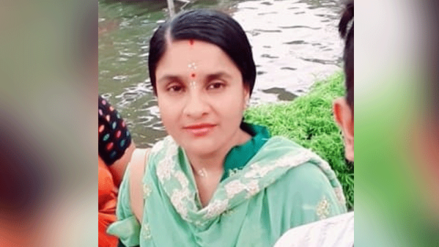 যৌতুক না পেয়ে গৃহবধূকে পিটিয়ে হত্যার অভিযোগ