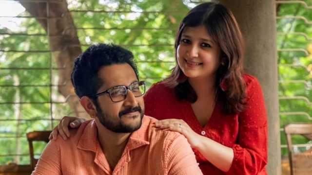 বাবা-মা হলেন পরমব্রত ও পিয়া