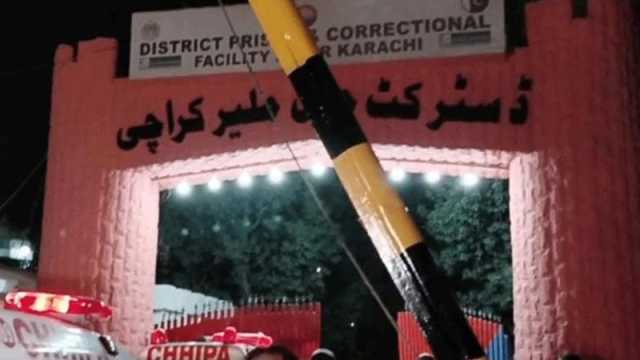 পাকিস্তানে ভূমিকম্পের সময় কারাগার থেকে পালালো ২ শতাধিক কয়েদি