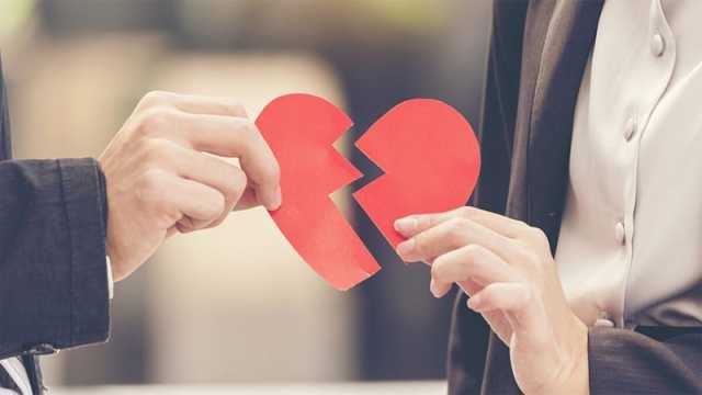 সম্পর্ক থেকে কখন বেরিয়ে আসা জরুরি?