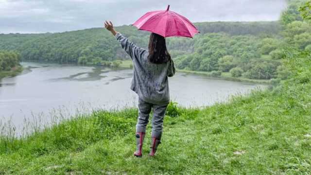 বর্ষায় বেড়াতে যাচ্ছেন? মেনে চলুন কিছু নিয়ম
