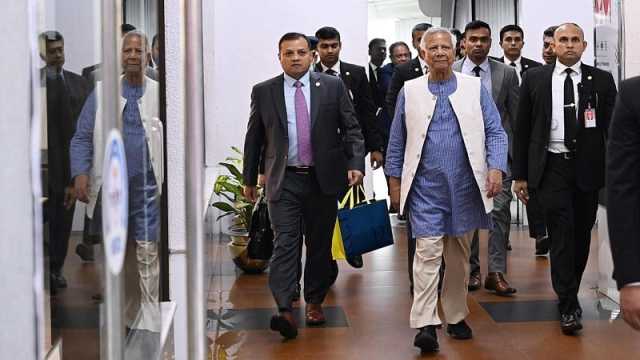 দেশে ফিরেছেন প্রধান উপদেষ্টা