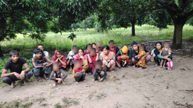 বৃষ্টির মধ্যেই মাসুদপুর সীমান্ত দিয়ে ২০ জনকে ঠেলে পাঠাল বিএসএফ
