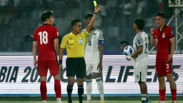 বাংলাদেশকে পেনাল্টি না দেওয়া রেফারি ও তার স্ত্রীর ‘ফেসবুক লক’