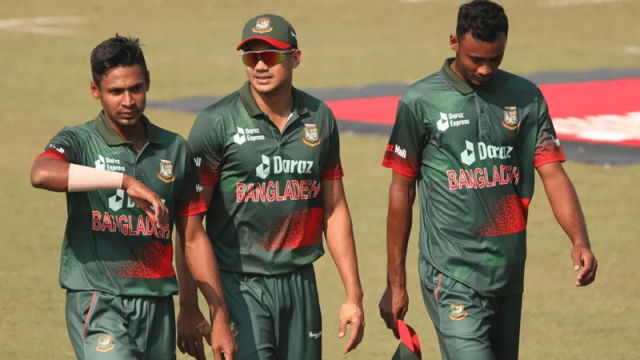 ইনজুরি কাটিয়ে ফিরছেন পেসত্রয়ী 