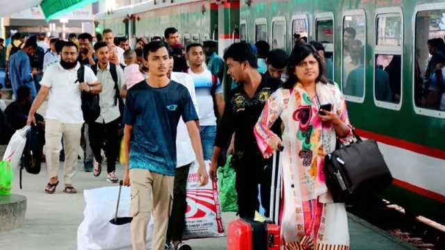 করোনা সংক্রমণ: রেলযাত্রীদের মাস্ক পরার অনুরোধ