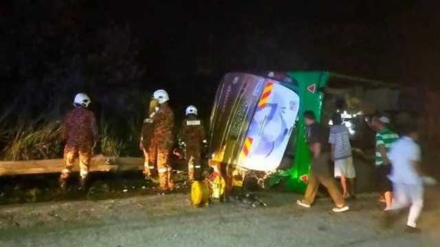 মালয়েশিয়ায় সড়ক দুর্ঘটনায় নিহত ১৫