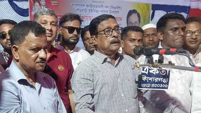 পথ হারিয়ে কথা বলতে তারেকের কাছে গেছেন ইউনূস সাহেব: ফজলুর
