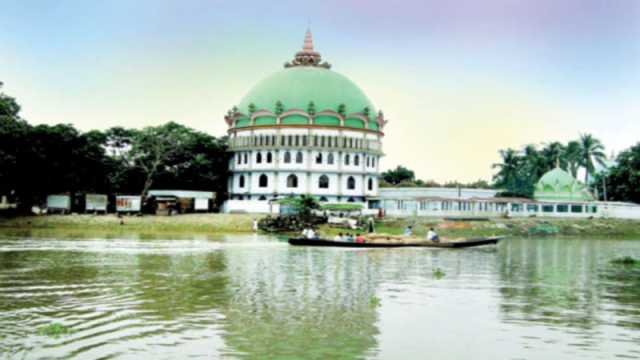 ওরে কে বলে আরবে নদী নাই