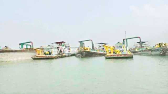 ভাঙনপ্রবণ এলাকায় বালুমহাল ইজারা, আতঙ্কে গ্রামবাসী