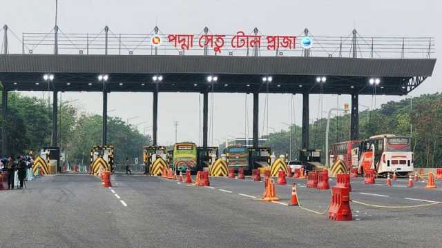 সমীক্ষার চেয়ে কম গাড়ি পদ্মা সেতুতে