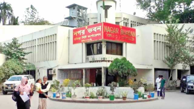 ভিআইপি এলে লিফট চলে