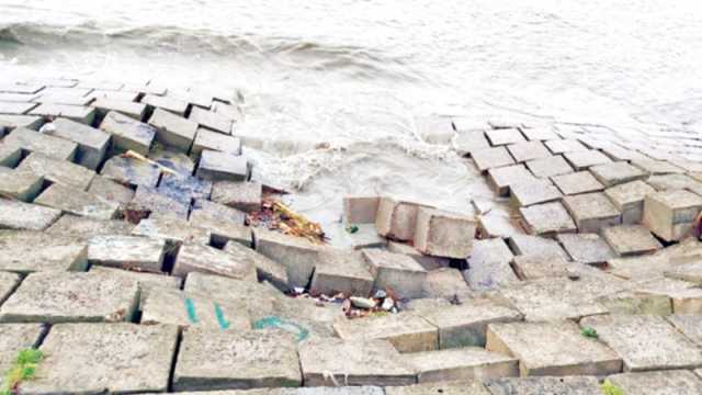 দেবে গেছে মেঘনা তীর রক্ষা বাঁধ