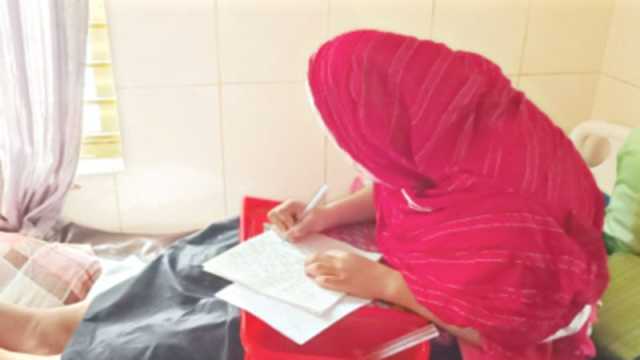 মাতৃত্বের স্বাদ পেয়েই পরীক্ষার মঞ্চে মা