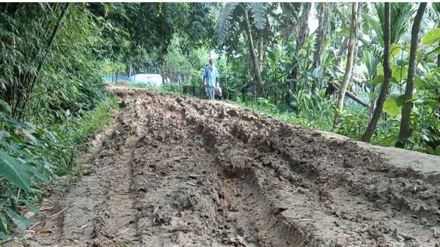 সময়ের কাজ অসময়ে, উন্নয়নের নামে মানুষের ভোগান্তি