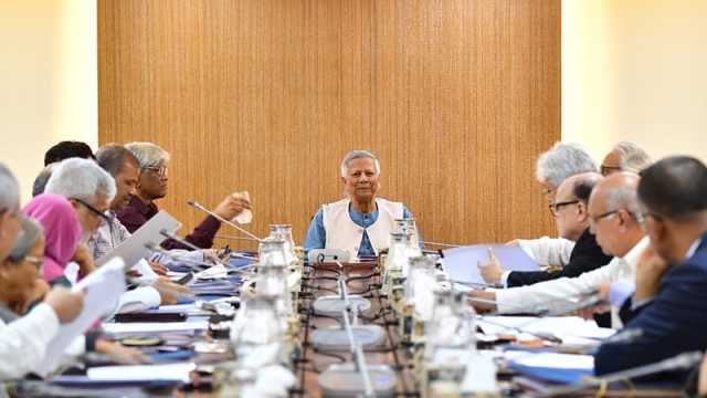 উপদেষ্টা পরিষদের বৈঠক চলছে