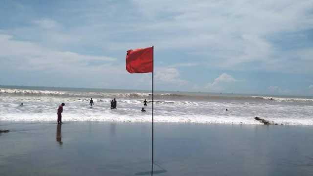 সাগরে লঘুচাপ, চার বন্দরে ৩ নম্বর সতর্কসংকেত