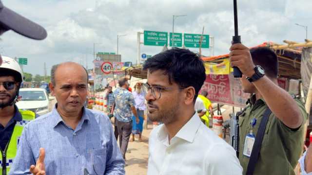 ভাঙ্গা এক্সপ্রেসওয়েতে ফুটপাত দখলমুক্ত করতে উপজেলা প্রশাসনের অভিযান