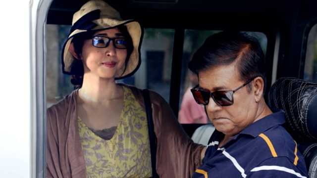 পারিবারিক গল্পে মামুনুর রশীদের ‘চরণ ছুঁয়ে যাই’ 