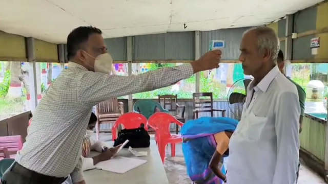 করোনা প্রতিরোধে আখাউড়া আন্তর্জাতিক ইমিগ্রেশনে স্বাস্থ্য সুরক্ষাব্যবস্থা