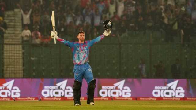 ক্লার্কের ঝোড়ো সেঞ্চুরিতে রান পাহাড়ে চট্টগ্রাম