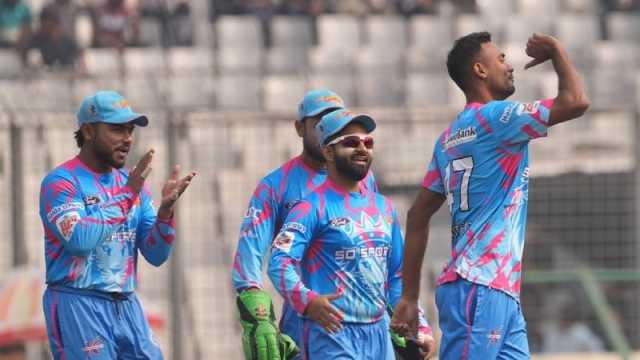 এবার রংপুরকে হারিয়ে শেষ চারের পথে চট্টগ্রাম