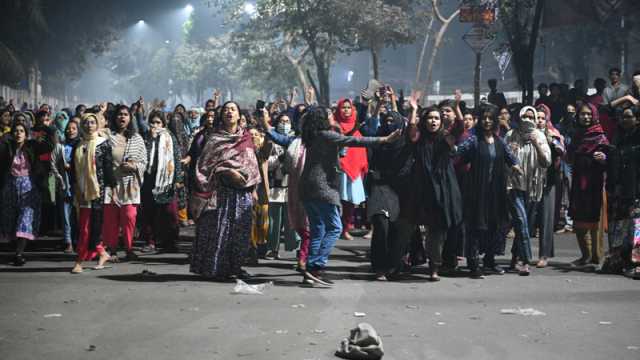 কোন কারণে ঢাবি ও সাত কলেজ সংঘর্ষ