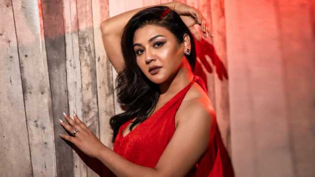 শীতের সকালে জয়ার যে ৭ ছবিতে চোখ আটকে গেল