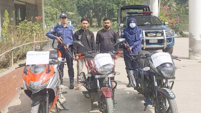 লামায় লুটের বাইক-স্মার্টফোনসহ আটক ৬
