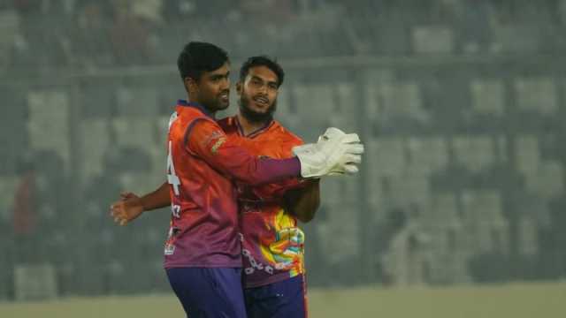 সিলেটকে হারিয়ে শেষ চারে এক পা রাজশাহীর 