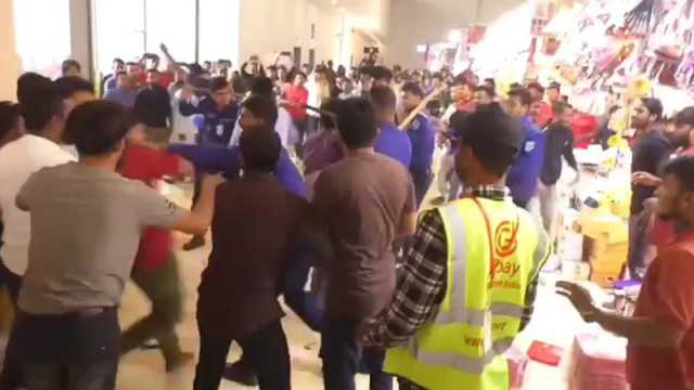 বাণিজ্য মেলায় দু’পক্ষে সংঘর্ষ, আহত ২২