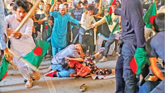 গ্রাফিতি ঘিরে কর্মসূচি হামলায় আহত ৩৩